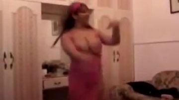 Chubby Egyptian's suggestive and playful dancing