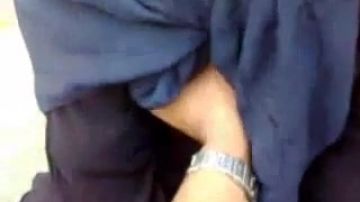 Arab babe sucking ock