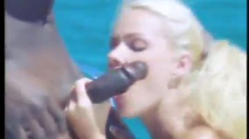 Garce australienne sur un bateau