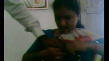Mamma indiana scoperta da videocamera nascosta