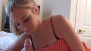 Una sensuale amatrice col culone