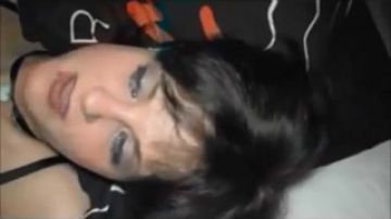 Chica en lencería follando en este vídeo porno casero
