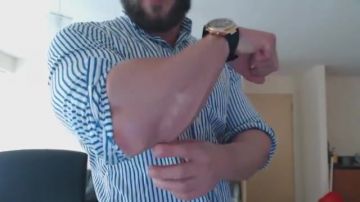 Muscular European hunk flaunting on camera