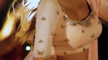 Nidhhi Agerwal wears an amazing Sari